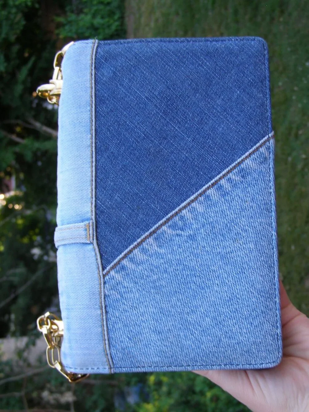 Dolce & Gabbana Denim Shoulder Crossbody bag with Gold Chain handles - Picture 7 of 16